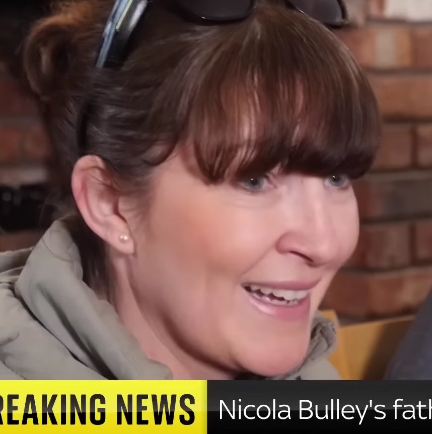 chucklechopsx's tweet photo. #NicolaBulley #paulansell #louisecunningham Look at these 2! Are they the faces of people distraught & worried about a missin loved 1? Dont look like it to me, more like over the moon! #happy #ecstatic #proud What they smiling about!? https://t.co/ug2aLGobvg