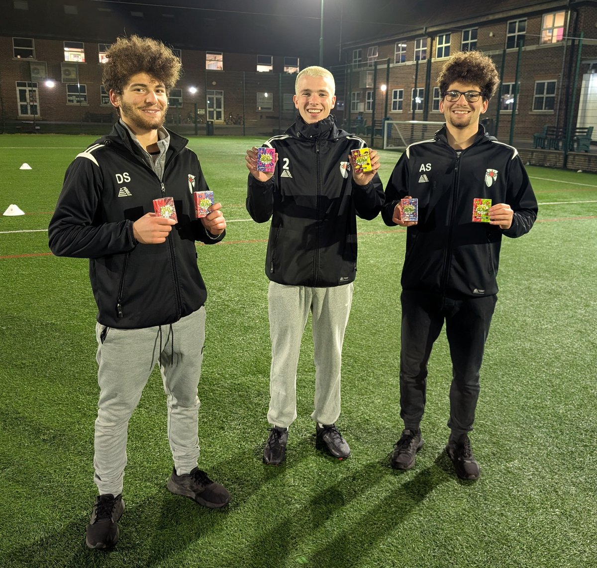 HarrowUnitedFC's tweet photo. ⚽🍬 Big Thank You To Our Sponsors 🍬⚽

Our U10's sponsors kindly providing our youth volunteer coaches with unique American treats.

Head over to https://t.co/uvznYb4ivv for delicious sweets, snacks, drinks and groceries!

#AmericanFoodMartUK https://t.co/opYqaJAAv1