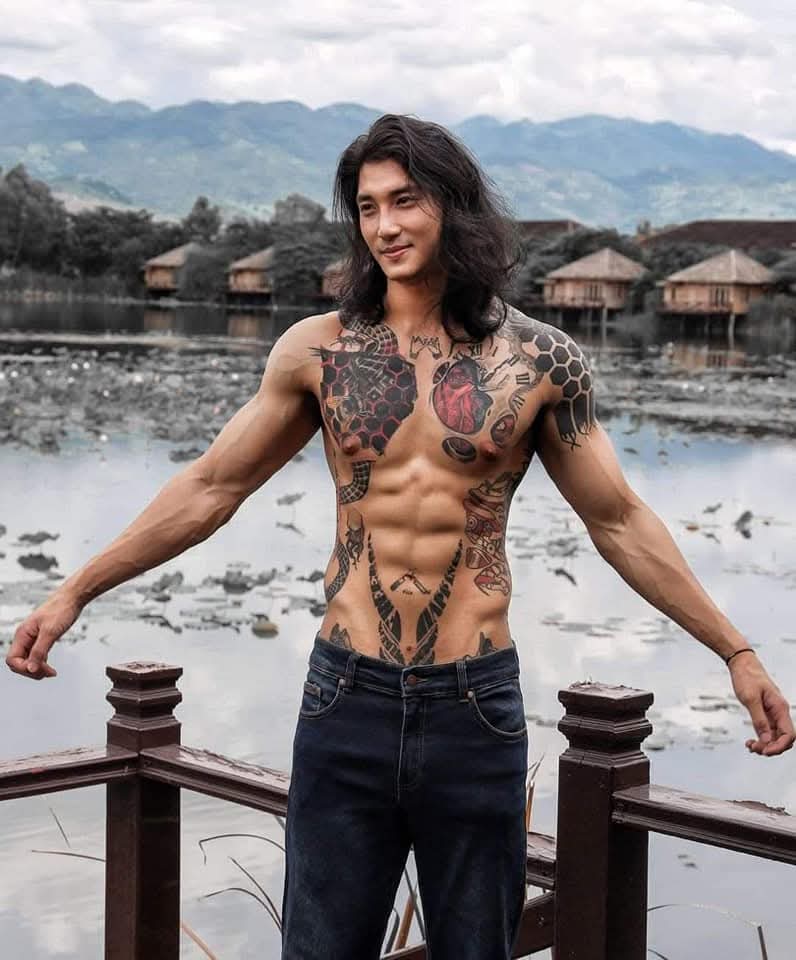 Myanmar Handsome Model ❤️🇲🇲

" Paing Tan Khun " he is a well-known Professional Super Model of Myanmar. 

 #PaingTanKhun