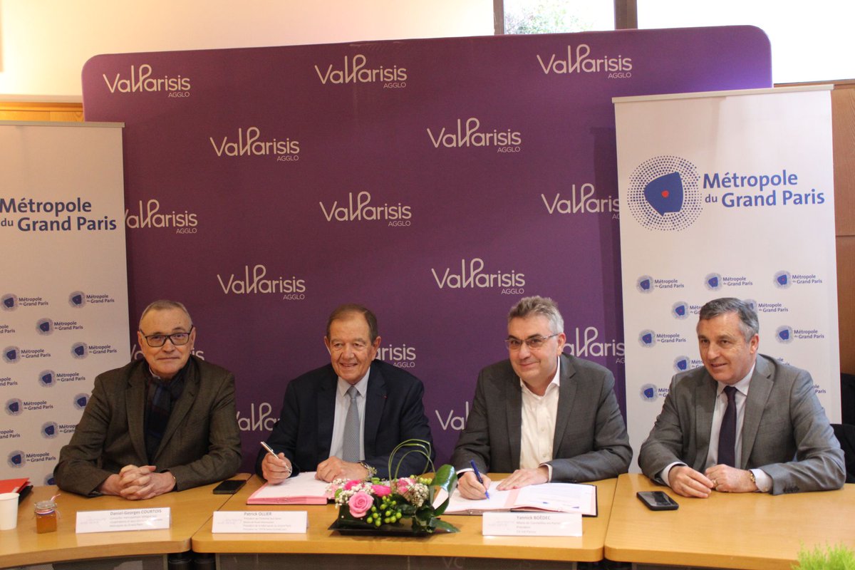 GrandParisMGP's tweet photo. 🖋️ @patrick_ollier et @yannickboedec ont signé cet après-midi une Convention cadre de coopération entre @GrandParisMGP et la Communauté d’agglomération Val Parisis (@LeParisis). https://t.co/C5A3yF6QMD