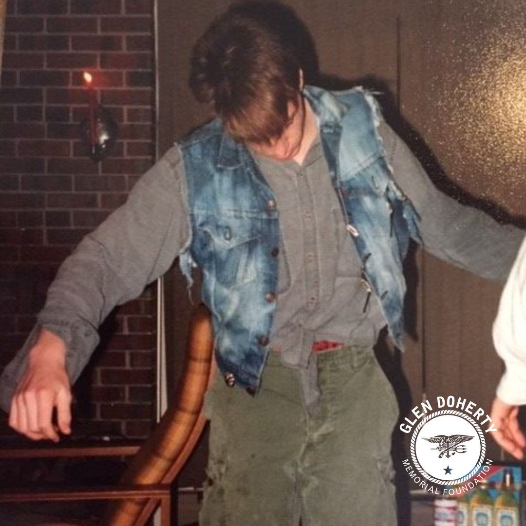 GDMFtweet's tweet image. THROWING IT WAY BACK!!!

#GDMF #GDMFFamily #WWGD #GlenWouldGo #SpecialOps #GlenDohertyMemorialFoundation #NavySEAL #GDMFScholars #Scholarships
