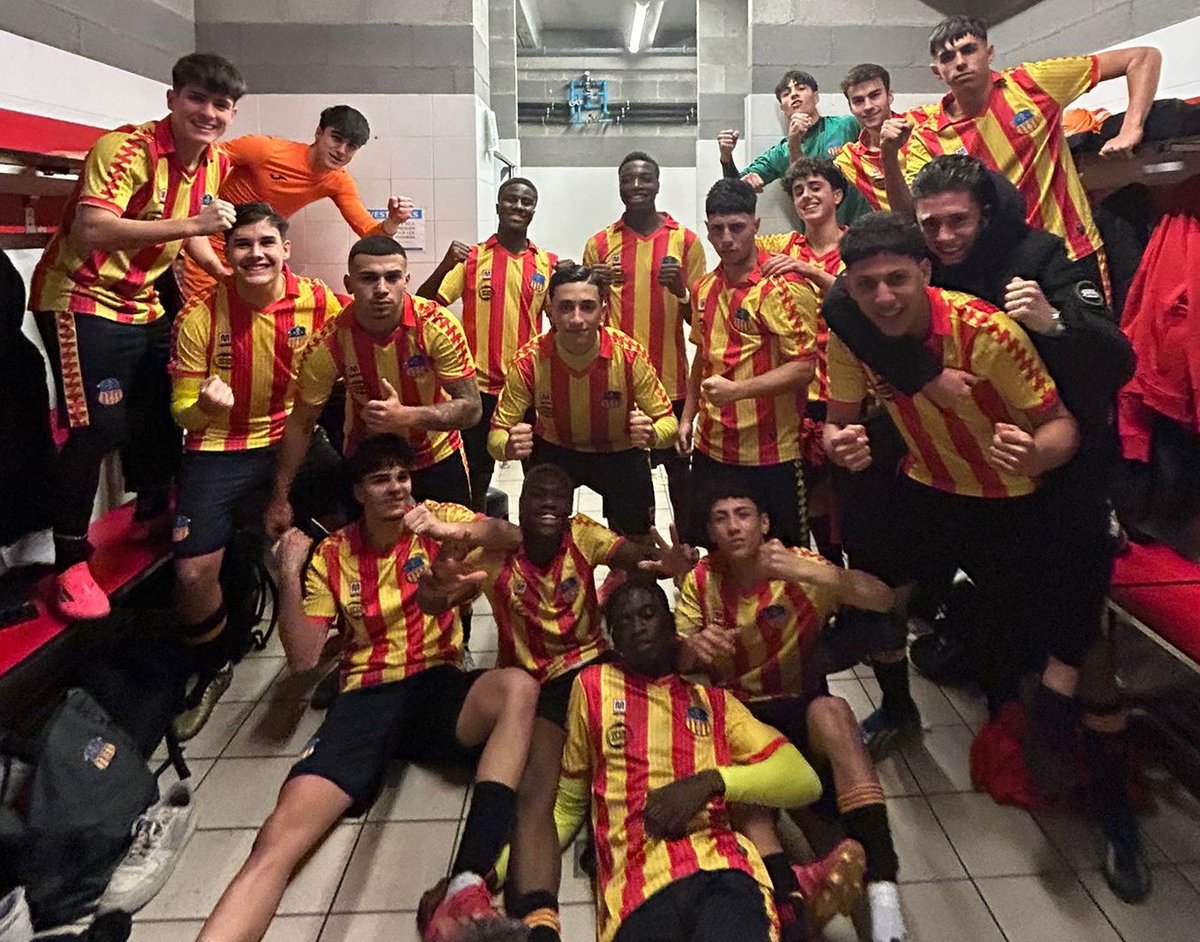 Victòries importants al futbol base quest cap de setmana! 🟡🔴

🔝 El Sub7 'B' torna a guanyar i se situa líder!

🤙🏻 El Sub14 'A', invicte 16 jornades, és líder amb 7 punts d'avantatge.

🚀 El Juvenil 'B' encadena 12 jornades invicte i ja és segon a només 2 punts del primer!
