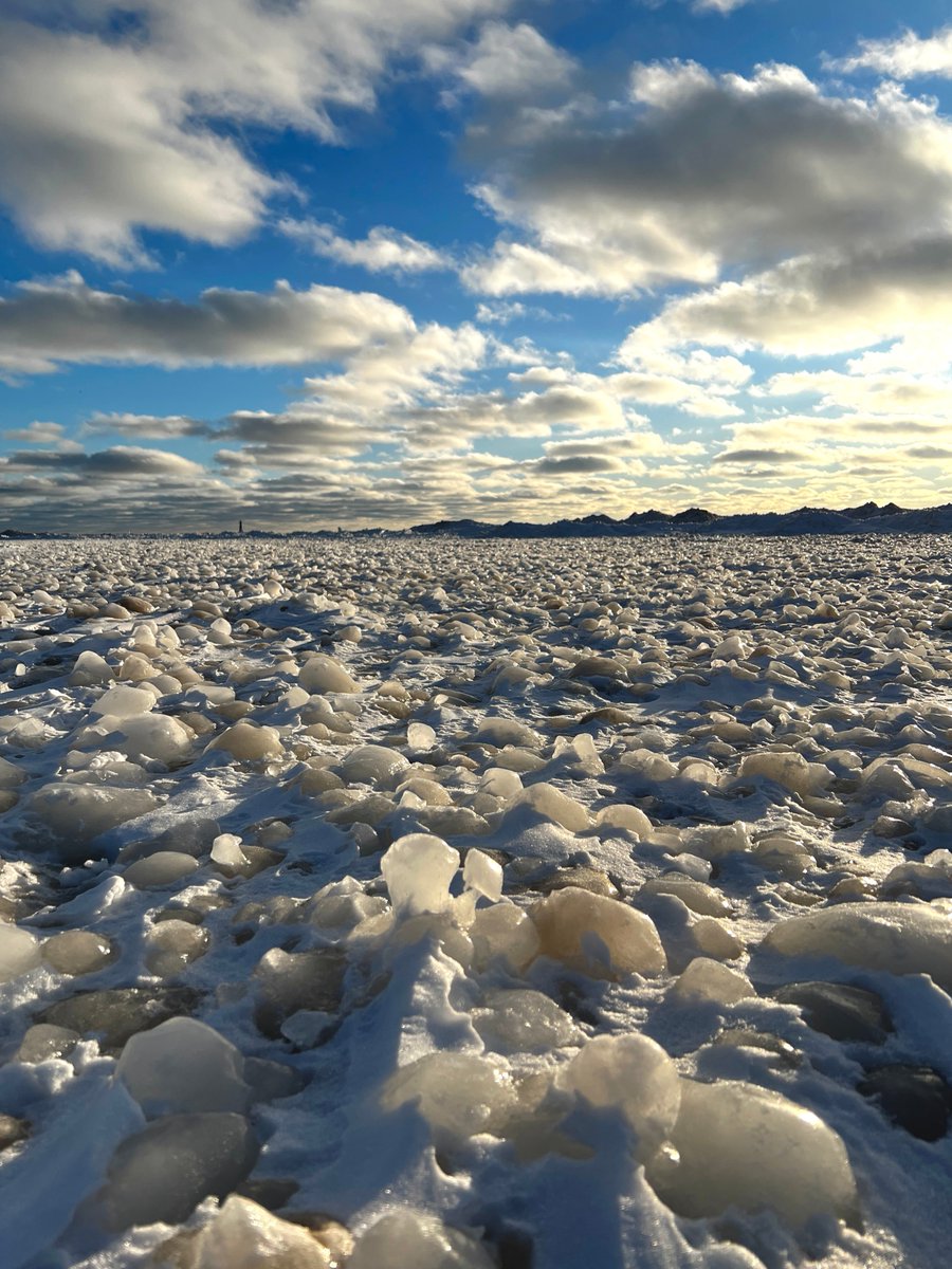 WOODTV's tweet image. The Arctic blast brought frigid temperatures to the region, helping to firm up a good quantity of ice on Lake Michigan: woodtv.com/weather/weathe… #wmiwx

Photo credits:
1: Jon Geer
2: Helen VanEssendelft
3: Natalie Waalkes