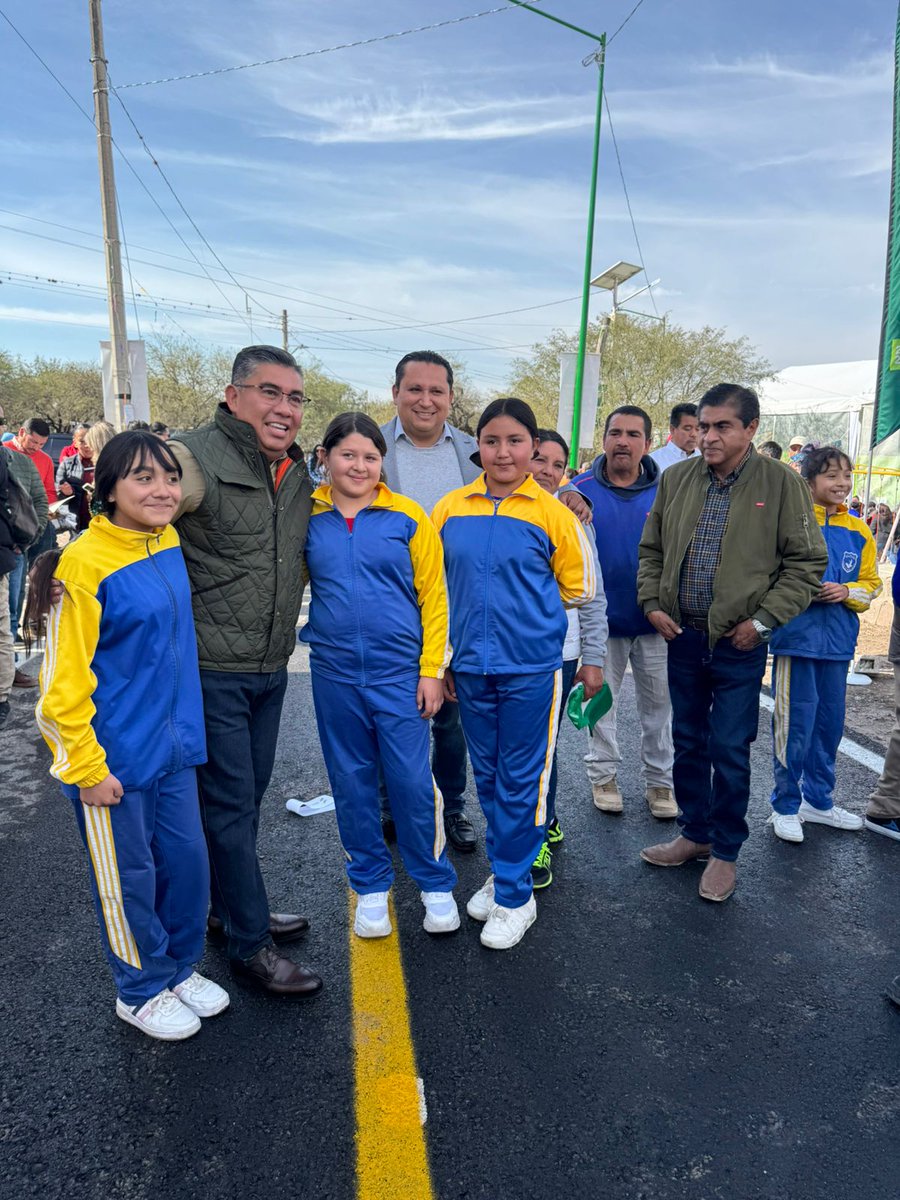 lfernandogamez's tweet photo. En Soledad sí cumplimos. Vecinos de Estación Ventura ya disfrutan de una vialidad renovada en Av. Palmas. ¡Seguimos trabajando por ti! #100DíasDeChamba
@MunicipioSGS
@jmnavarromx
#Distrito09 ✨️💚✊🏼 https://t.co/Pst7VUrAc4