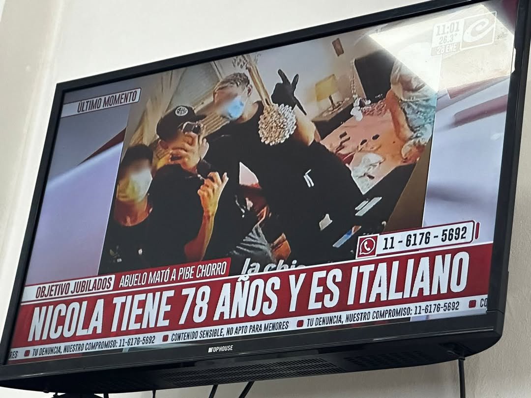 Jerefontanett's tweet photo. Satisfacción pura!!! Que se mueran uno x uno negros de mierda no sirven ni para limpiar el piso lacras. Uno menos 💪🏽💪🏽🙌🏽 https://t.co/hp1CIOYiLj