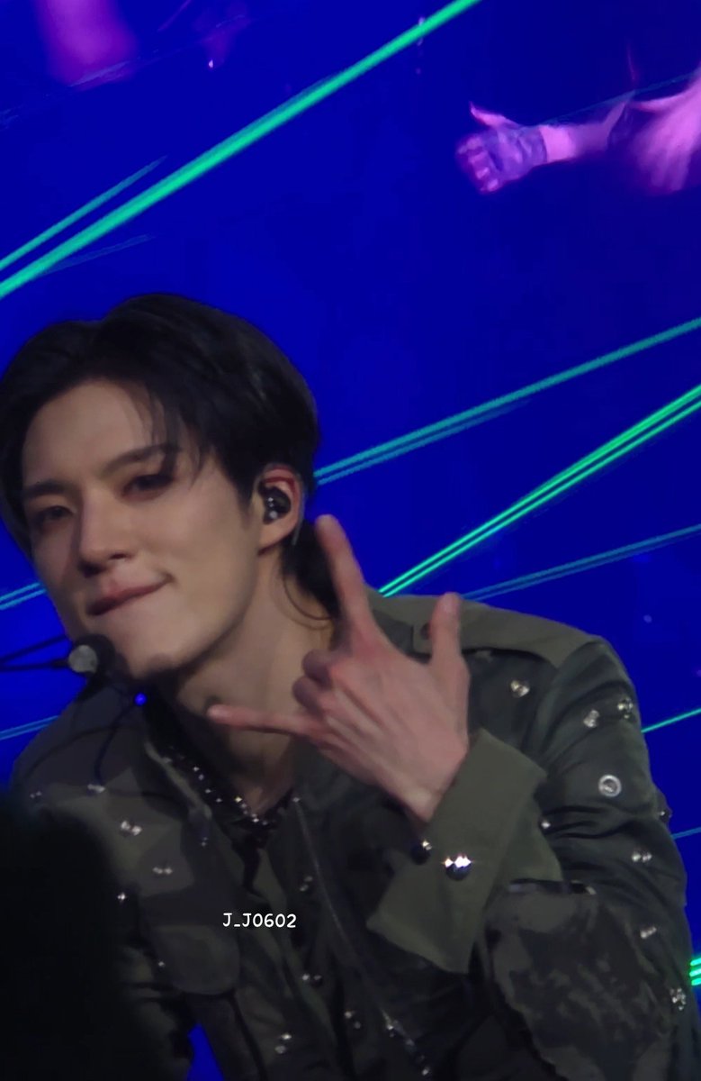 mycutejeno_'s tweet photo. 제노 손가락 진짜 길고 예쁨 .-◡- 🤟🏻🤟🏻🤟🏻 https://t.co/DHvcBnw1G4