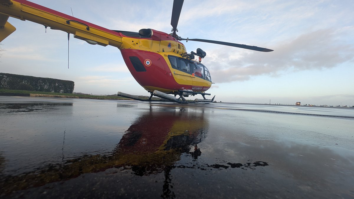 bretagnegouv's tweet photo. #Météo | 🔴 Face aux inondations exceptionnelles en #IlleEtVilaine, les services de l’État sont pleinement mobilisés pour assurer la sécurité de tous.

⚠️ Une vigilance absolue s'impose, suivez les recommandations des autorités.

📻 Restez informés sur https://t.co/5nQZHHc8KN https://t.co/a0SI91ZB7N