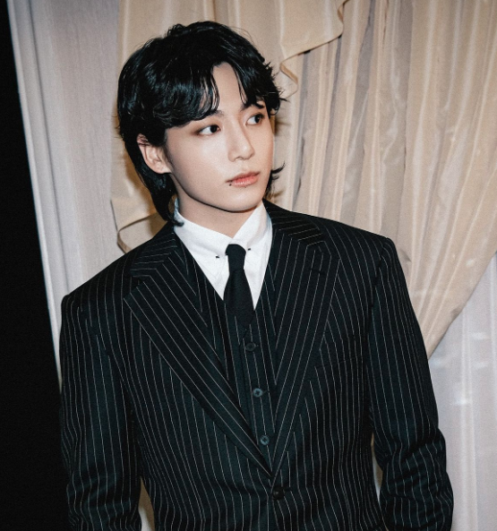 AboutMusicYT's tweet photo. BTS' Jungkook will be discharged from military in 4 months. https://t.co/DC9SY4gBjS