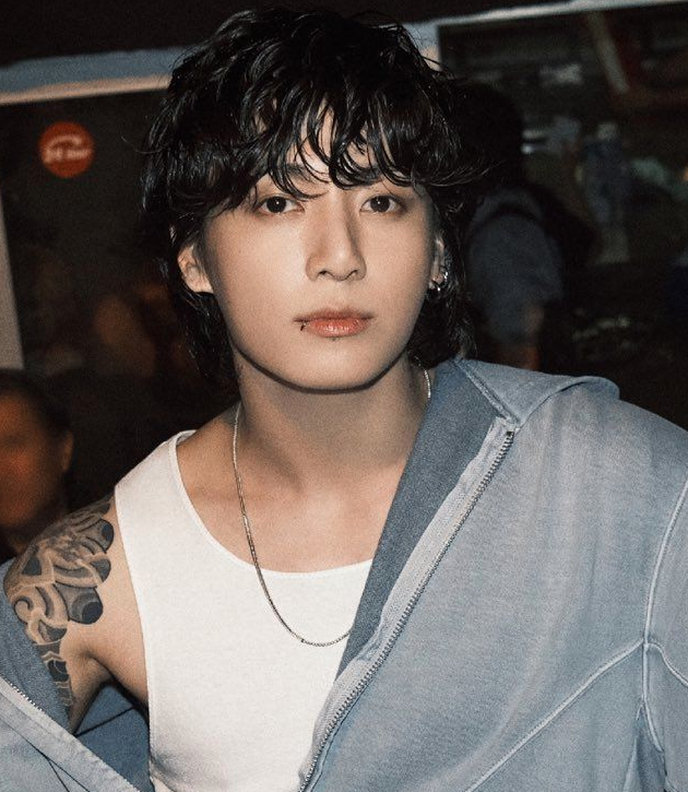 AboutMusicYT's tweet photo. BTS' Jungkook will be discharged from military in 4 months. https://t.co/DC9SY4gBjS
