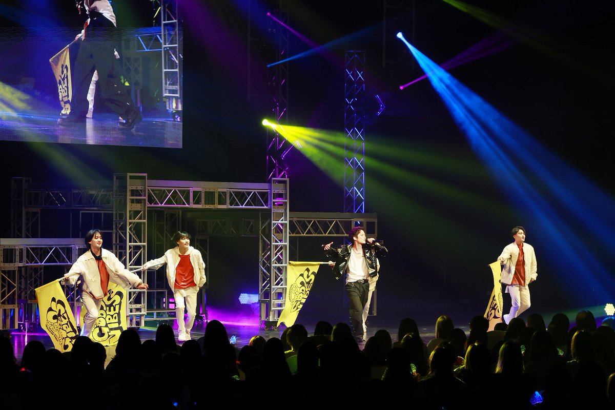 oricon's tweet photo. 中山優馬、STARTO 在籍ラストに18年間の集大成ライブ🎤「本当に僕は幸せ者」【コメント】
https://t.co/vCyKFmFf8M

山田涼介＆知念侑李、“NYC”一夜限りの復活❗️✨️

再会願う「解散するって言ってない」
https://t.co/iI3jRDdUmp

 #GOOD_VIBES https://t.co/Ayjfkbd8oA