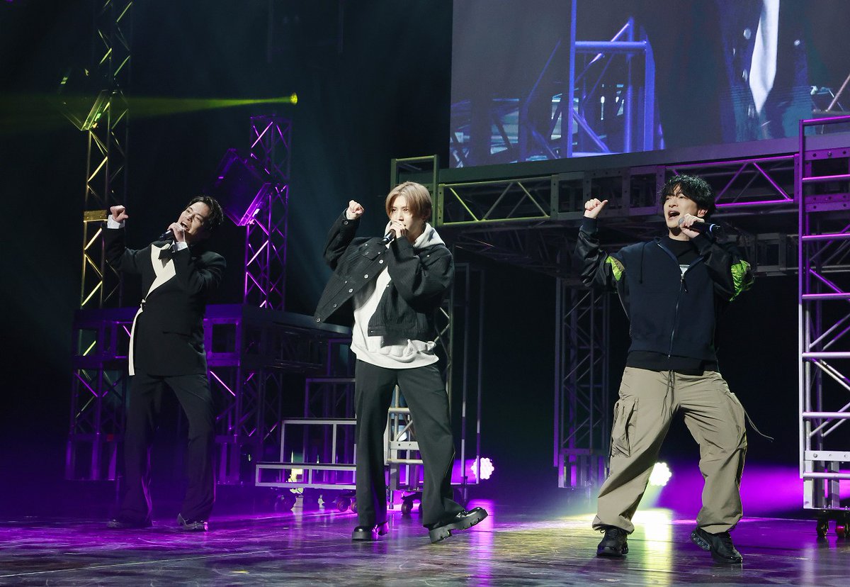 oricon's tweet photo. 中山優馬、STARTO 在籍ラストに18年間の集大成ライブ🎤「本当に僕は幸せ者」【コメント】
https://t.co/vCyKFmFf8M

山田涼介＆知念侑李、“NYC”一夜限りの復活❗️✨️

再会願う「解散するって言ってない」
https://t.co/iI3jRDdUmp

 #GOOD_VIBES https://t.co/Ayjfkbd8oA