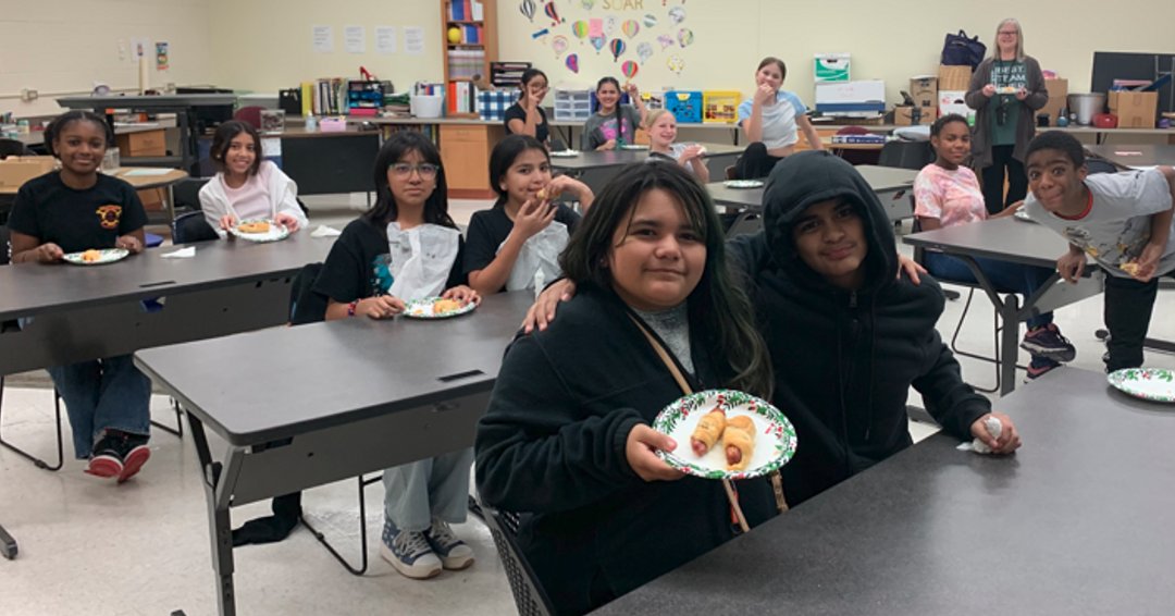 AVMVikings's tweet photo. Ms. Zoglauer and Ms. Adkins run FACS (Family &amp; Consumer Science) Club. The club focuses on learning about sewing, cooking, crafts, and helping the community. It's an awesome club to join at AVM! https://t.co/fEOGsrlfPY
