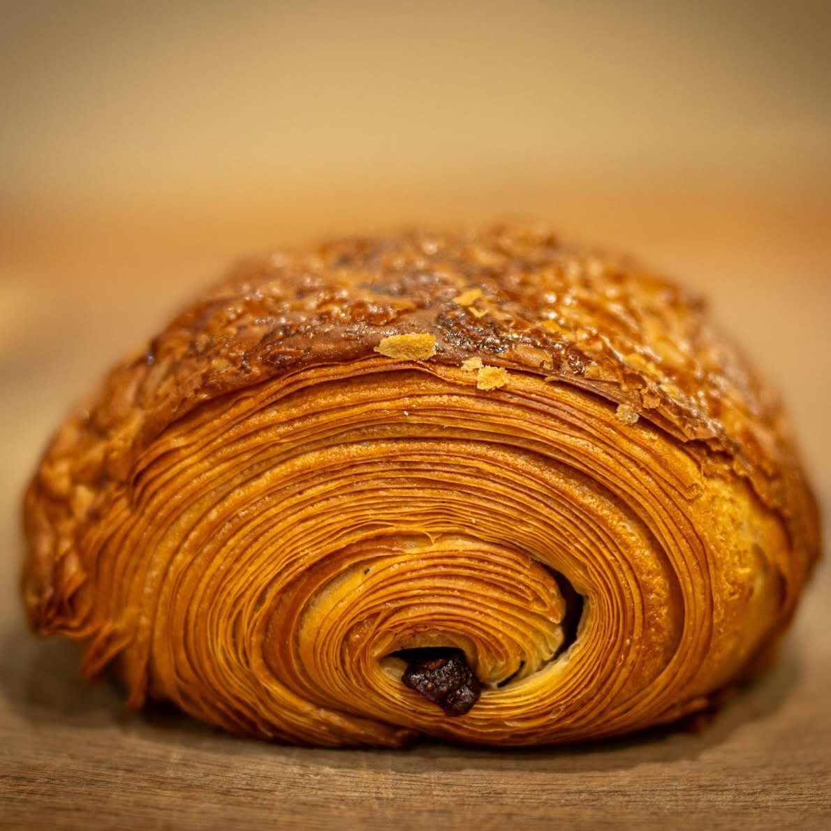 ClaypathDeli's tweet photo. How many layers of this pain au chocolat can you count? 🤤 this and lots more - come and see us tomorrow Durham! ☕️ #claypath #durhamuk #localpatisserie #painauchocolat https://t.co/ez448MRhoZ