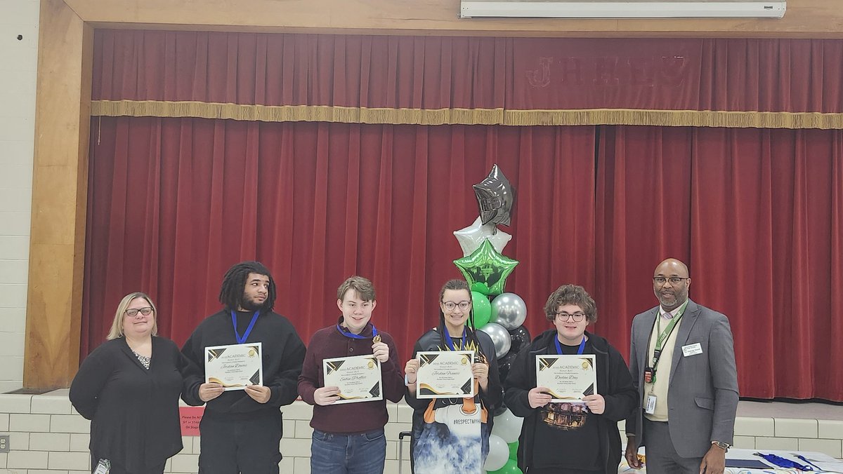 RCPS Open Campus (@rcpsopencampus) on Twitter photo Congratulations to all the honor roll students at the EPIC Center! Your hard work and dedication are truly inspiring. Keep shining bright! 🌟 <a href="/director_EPIC/">Director EPIC Center</a> <a href="/ToneyROCEPIC/">Mr. Tiwon U. Toney</a> #EPICCenter #HonorRoll #ExcellenceInEducation Congratulations to all the honor roll students at the EPIC Center! Your hard work and dedication are truly inspiring. Keep shining bright! 🌟 <a href="/director_EPIC/">Director EPIC Center</a> <a href="/ToneyROCEPIC/">Mr. Tiwon U. Toney</a> #EPICCenter #HonorRoll #ExcellenceInEducation