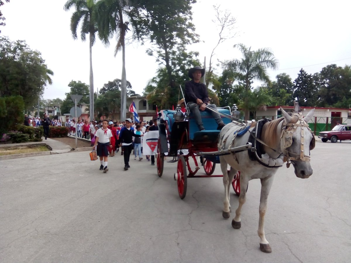 UniversalGranm's tweet photo. Así como en Bayamo,la cuna de la Nacionalidad;en toda Cuba niños y jóvenes celebran hoy la vida y obra de nuestro apóstol José Martí,en un su natalicio.
#ComercioCuba
#SiempreAntimperialista
#CubaVencerá
@MincinCuba 
@jb393051
@anaelsy271091 
@MichelCarlosSa2 
@BetsyDazVelzqu2 https://t.co/6wWsIwteYK