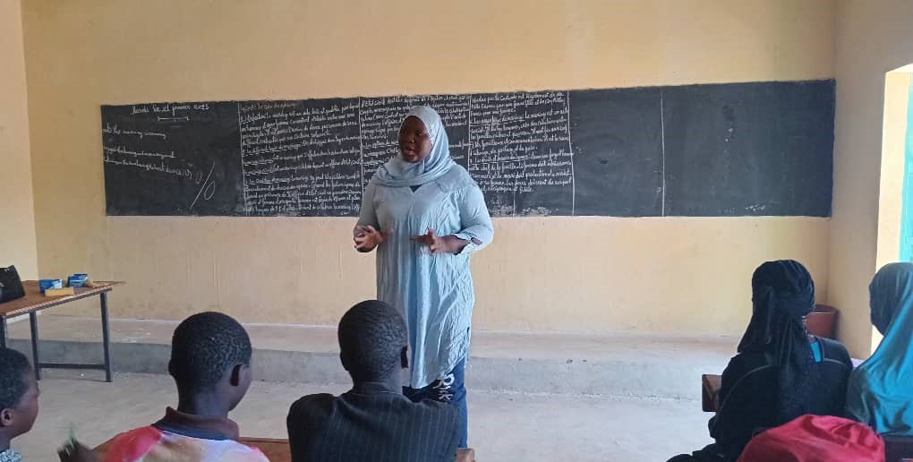 ONGSIRABASCHOOL's tweet photo. #causerie_éducative, dans le cadre de notre activité nommée Causerie éducative, les élèves du second cycle de notre école pilote « Siraba School de Dagabo » 
#education #adolescents
#sirabaschool https://t.co/3JpjHFAJJU