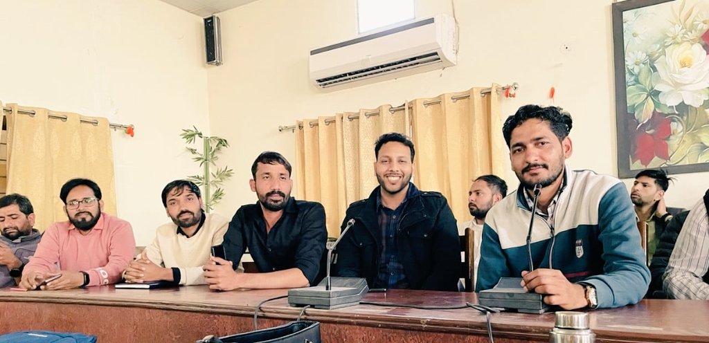 Induction training  
@Jhunjhunu treasury 
लेखाकार साथियों के साथ 🥰🥰✍️
<a href="/Jhajhriamanisha/">Manisha choudhary</a> 
<a href="/Jitendra115103/">Jitendra Choudhary</a> 
<a href="/JUGNUCLASSES/">JUGNU CLASSES</a>