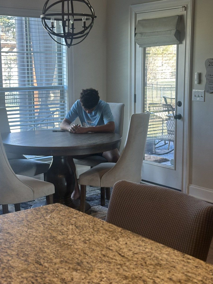 TreyBaker2026's tweet photo. STUDENT Athlete - prepping for the ACTs!
#studentathlete
#studentcomesfirst
@BUncommitted
@PB_Uncommitted
@PG_Uncommitted https://t.co/FPDn4C6UAS