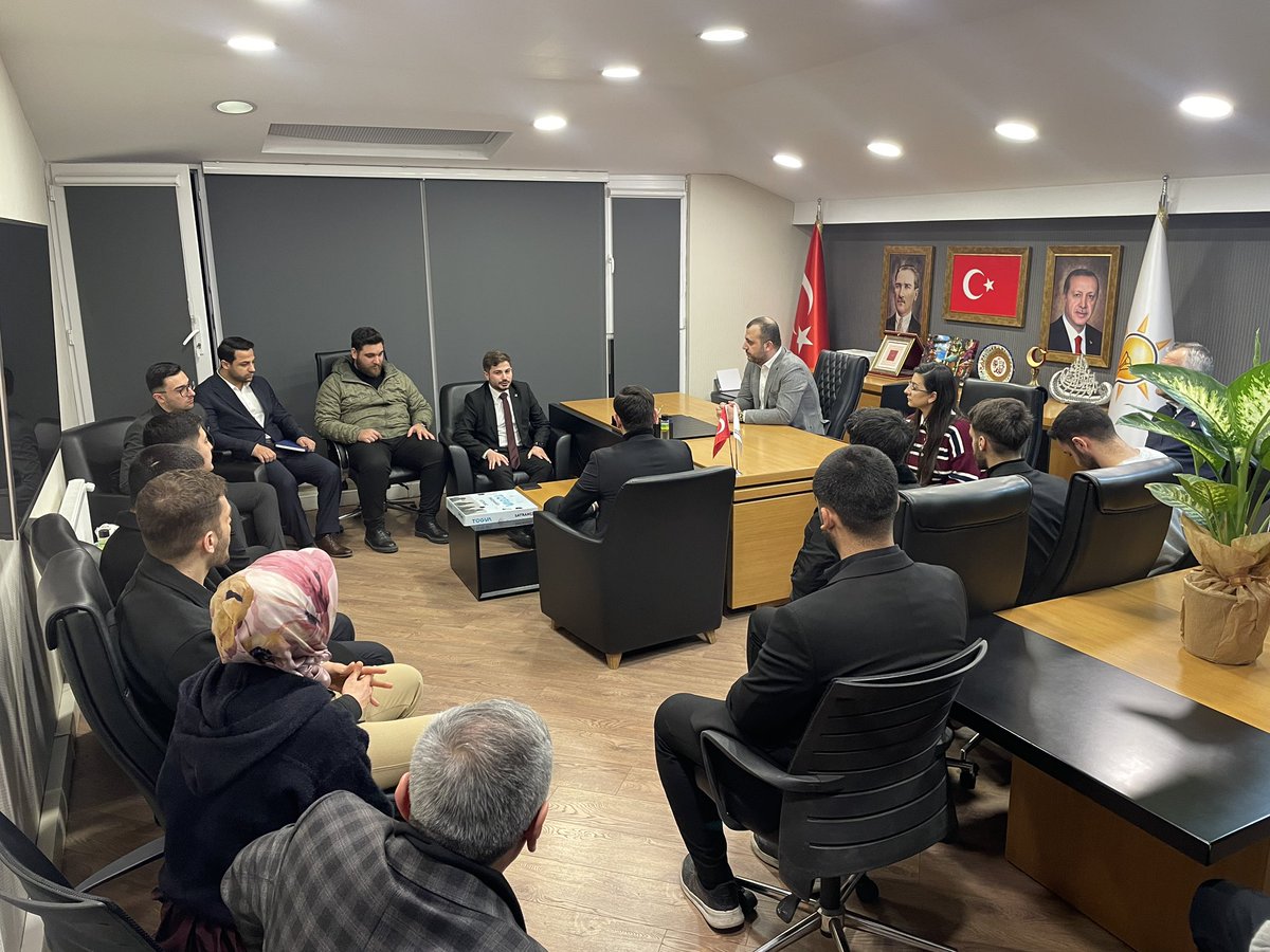 TÜGVA (Türkiye Gençlik Vakfı) İlçe Başkanı Ahmet Türk ve Yönetimi İlçe Başkanlığımızı Ziyaret Ederek Hayırlı Olsun Temennilerinde Bulundular.

İlçe Başkanımıza ve kıymetli yönetimine nazik ziyaretleri için teşekkür ediyorum.

<a href="/osmannnurika/">Osman Nuri Kabaktepe</a> 
<a href="/abdullahozdemir/">Abdullah Özdemir</a> 
<a href="/sedagargibagis/">Seda Gargı Bağış</a>