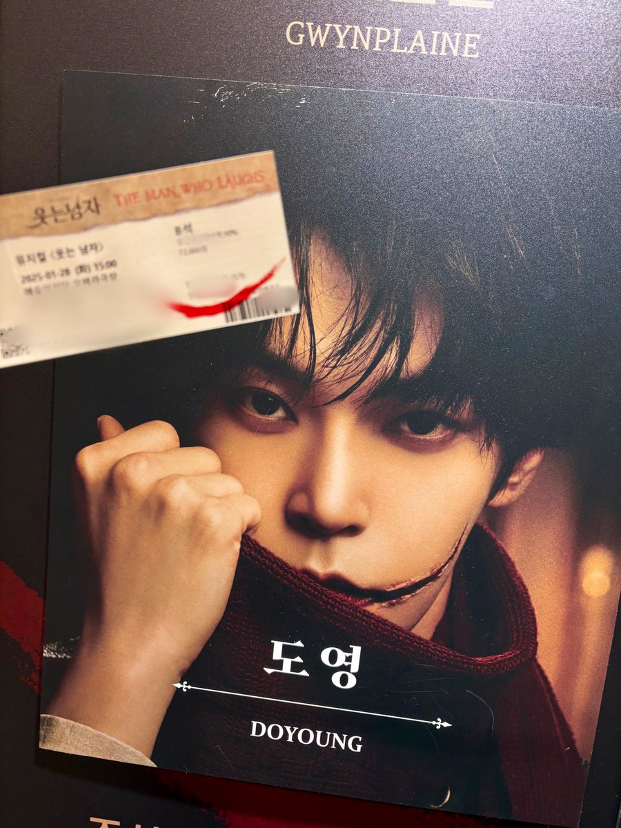 namisooke's tweet photo. 도윈플렌もう1回観てきた！
#웃는남자　#ドヨン https://t.co/3aK301IVDr