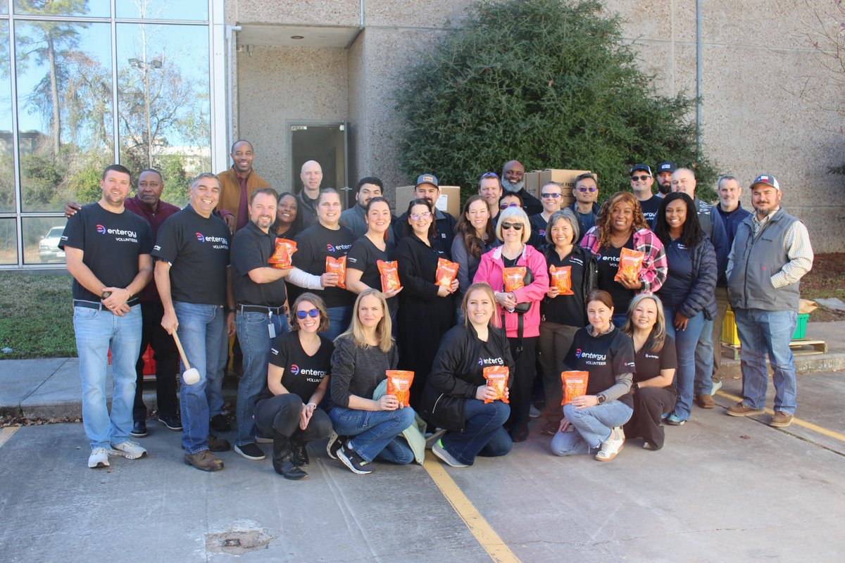 To further honor the life and legacy of Dr. Martin Luther King Jr., Entergy Texas partnered with The Pack Shack to pack 10,000 healthy meals for families facing food insecurity.  

Meals were distributed by the Montgomery Co. Food Bank as part of our ongoing efforts give back.