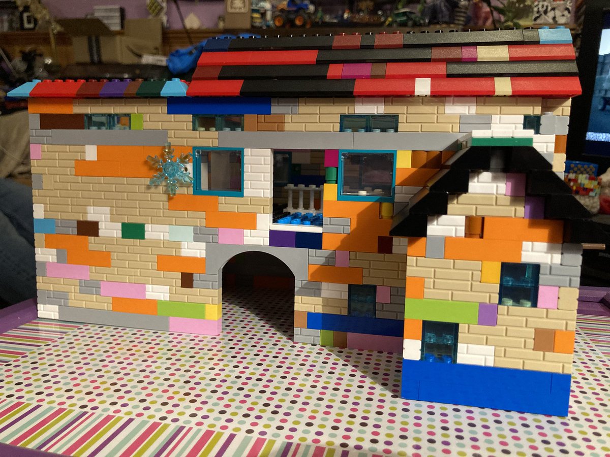 #InternationalLegoDay you say? 
I’m a fan! But ran out of roof tiles
