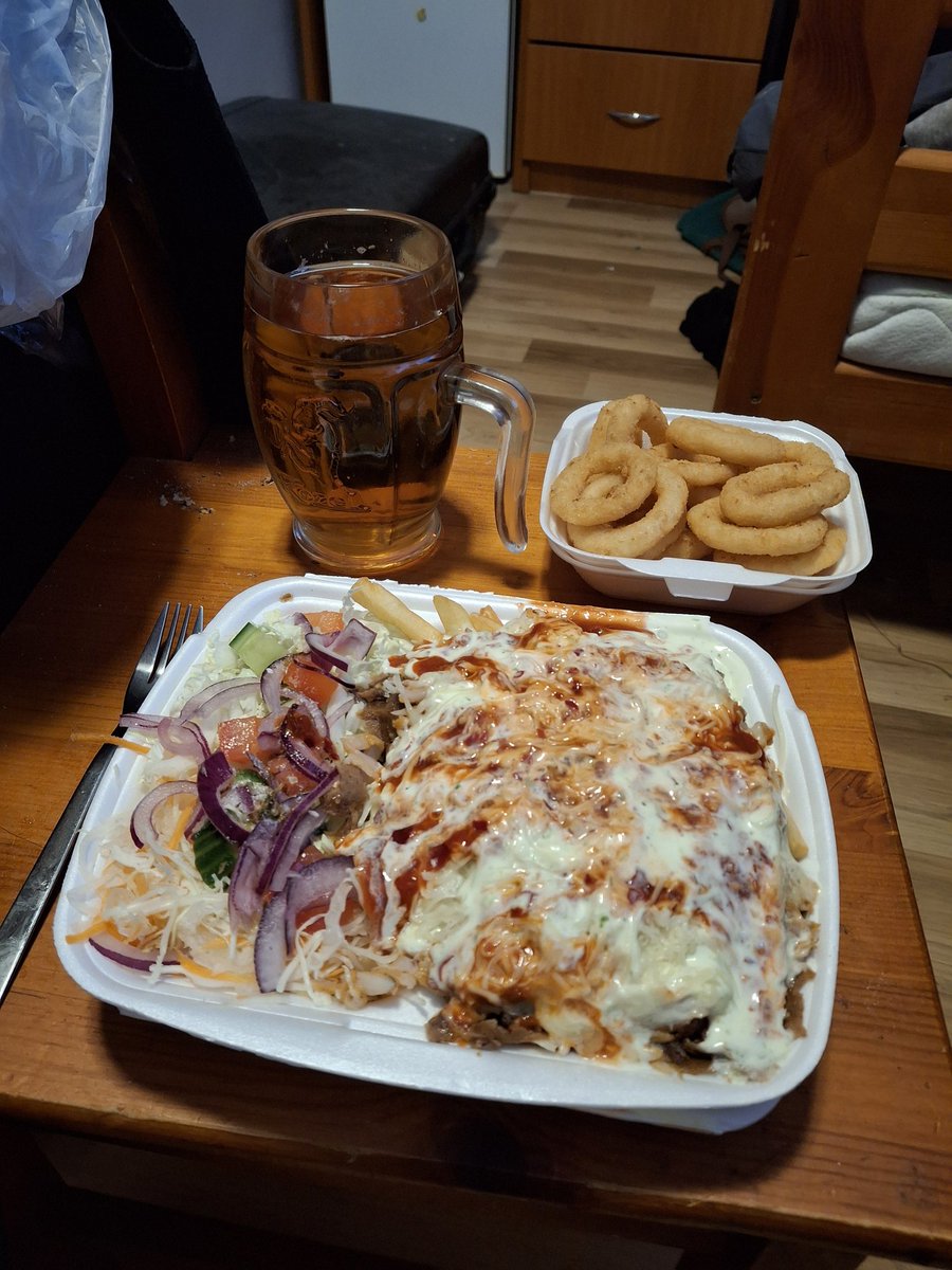 BSoftaofta's tweet image. #SoftaOfta #dinner #Polen ✌️💞😇🇸🇪🇪🇺🇺🇦🌎🏴‍☠️🎶💛❤️💙💯🇵🇱🍸🍻🙏