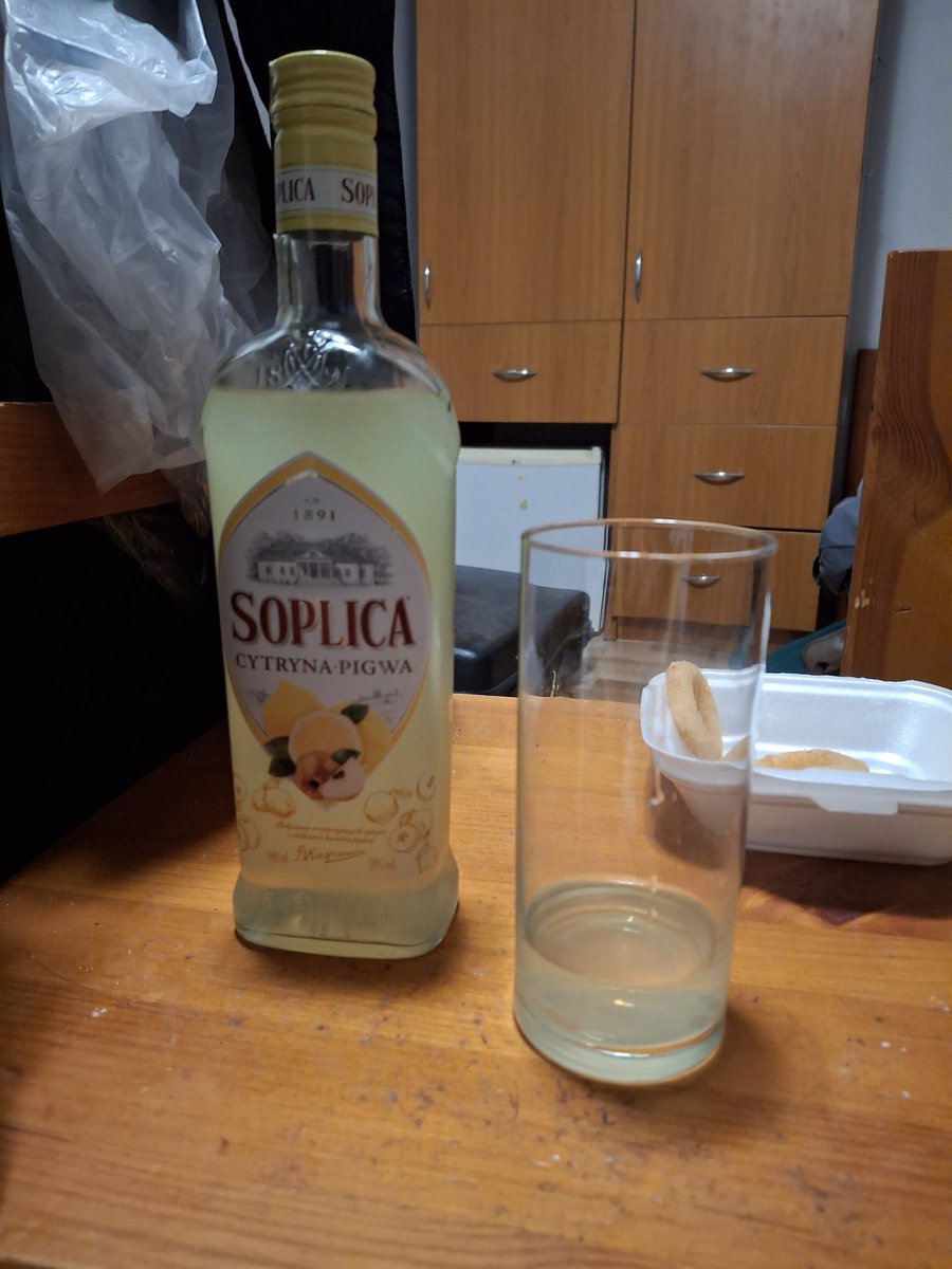 BSoftaofta's tweet image. #SoftaOfta #dinner #Polen ✌️💞😇🇸🇪🇪🇺🇺🇦🌎🏴‍☠️🎶💛❤️💙💯🇵🇱🍸🍻🙏