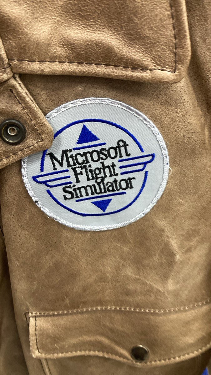 NMF606's tweet photo. @Microsoft Just found one at a goodwill!! lol ✈️  🕹️ https://t.co/IpgoHQJC5C