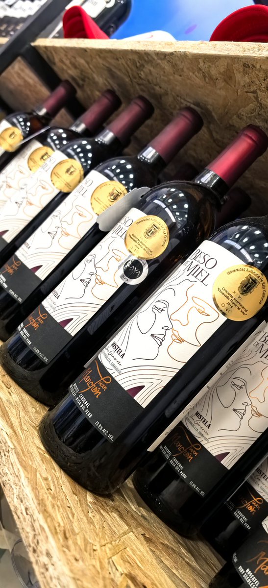 ManchonCavas's tweet photo. ¡Últimos días! ¡No te quedes sin tu vino favorito!

Aprovecha esta oportunidad y consigue nuestro Beso de Miel, Incauto, Ecuánime o Reverbero, ¡todos a precio de bodega! 🥳🍷✨

¡No lo dejes pasar!

🍷🍷
#vinosmanchon #MarcaGto #pabellondelagente #Poliforum #feriadeleon https://t.co/OtZkmX9Uww