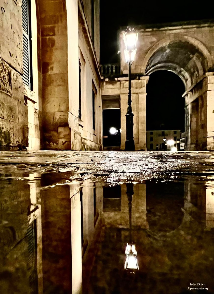 Corfu_Hotels's tweet photo. А когда наступает ночь, кантоны города наполняются воспоминаниями о былых временах!
⛱ Бронируйте сейчас: https://t.co/JyyQMqOKIE
.
.
#Ахиллион #музей #корфу #корфусекрет #женскийдень #продолжайтемечтать #путешествуйте #местоназначения #Греция #Корфу #corfusecret #карнавалкорфу https://t.co/NnTs9YW0Wl