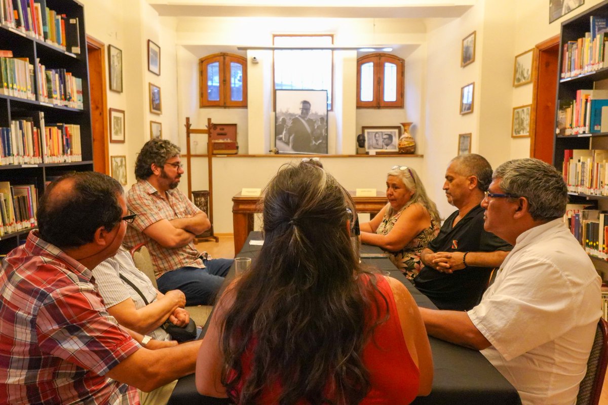 Hoy recibimos con gran entusiasmo, en nuestra fundación, a las representantes del futuro Centro Cultural Héctor Fuentes Rojas de la comuna de #PedroAguirreCerda.
Durante esta visita, sostuvimos un muy buen diálogo con miras a futuras colaboraciones.

#Cultura #Memoria #Allende