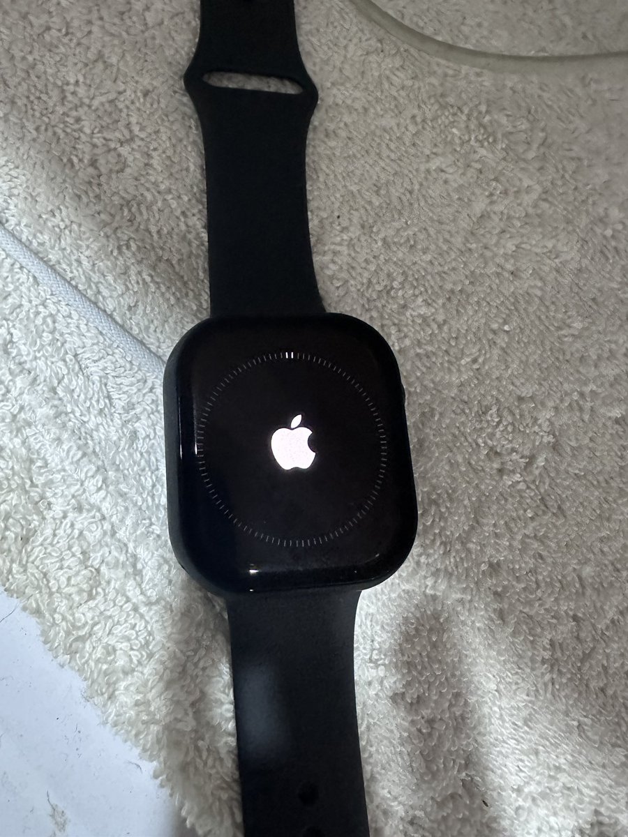 deepkumar_us's tweet photo. @AppleSupport @Apple
Hi Apple Team,
My Apple Watch series 10 is set for latest update ios11.3, but found the same position from more than one hour. 
Kindly https://t.co/ZQLwxEkYmV attached. https://t.co/FVvi9WJftf