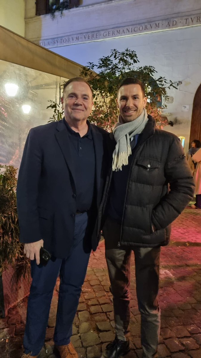StefMarcuzzi's tweet photo. Dining with one of the best #NATO commanders of our times, Gen. (ret) Ben #Hodges!
💪🇺🇸 🇮🇹 https://t.co/mnvvLxPTio