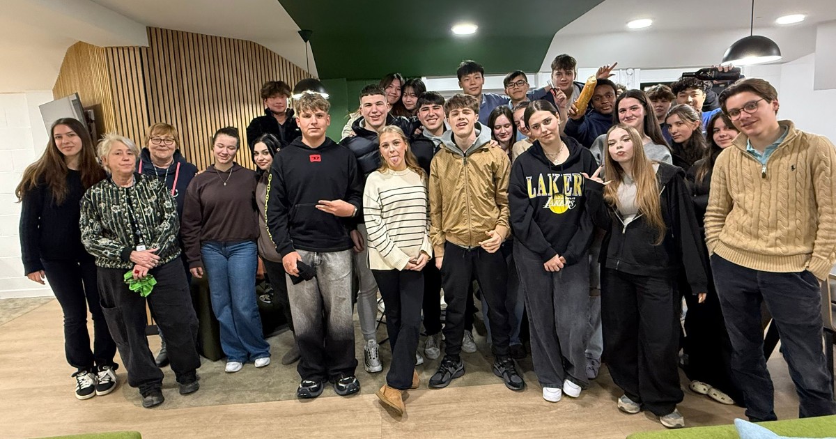 OswestrySchool's tweet photo. Our sixth form boarders had a fantastic time at a lavish cheese and wine night, indulging in a variety of exquisite cheese and wines.
#thisisoswestry #coedboarding #cheeseandwine #oswestryboarding #iloveboarding #BoardingAtOswestry #boardinglife https://t.co/zIPqgkKA08
