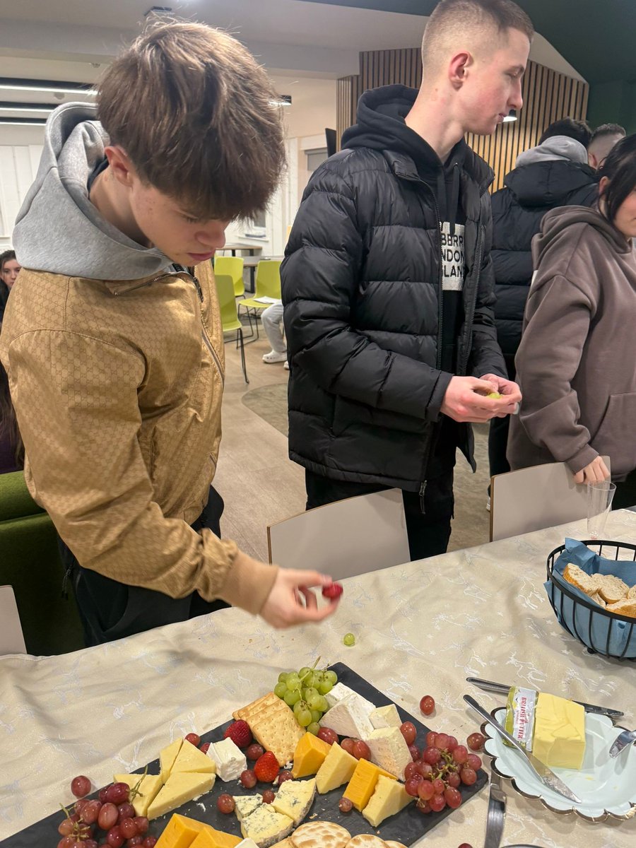 OswestrySchool's tweet photo. Our sixth form boarders had a fantastic time at a lavish cheese and wine night, indulging in a variety of exquisite cheese and wines.
#thisisoswestry #coedboarding #cheeseandwine #oswestryboarding #iloveboarding #BoardingAtOswestry #boardinglife https://t.co/zIPqgkKA08