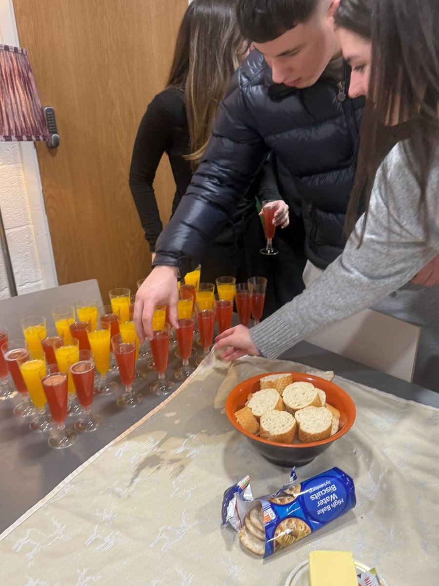 OswestrySchool's tweet photo. Our sixth form boarders had a fantastic time at a lavish cheese and wine night, indulging in a variety of exquisite cheese and wines.
#thisisoswestry #coedboarding #cheeseandwine #oswestryboarding #iloveboarding #BoardingAtOswestry #boardinglife https://t.co/zIPqgkKA08