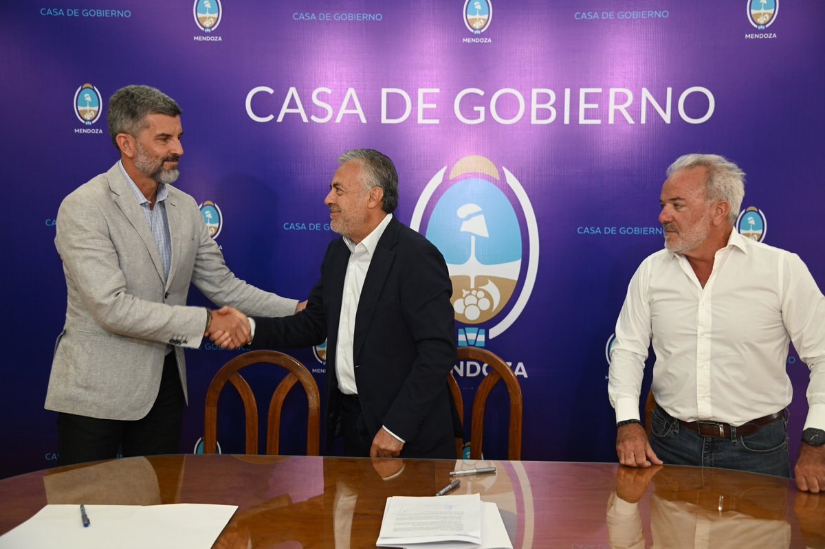 Firmamos un importante convenio para finalizar las obras de saneamiento en el barrio La Favorita, un paso esencial para garantizar agua potable y mejorar el servicio de cloacas para más de 28.000 vecinos.

Esta obra responde a un reclamo histórico y permitirá no solo mejorar la