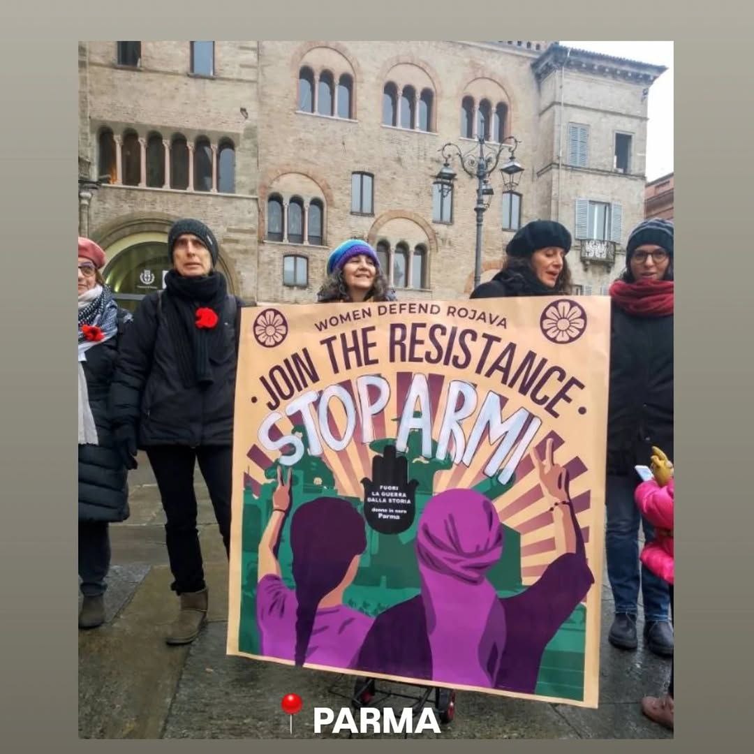RISEUP4R0JAVA's tweet image. 🟪✊Italy defends Rojava on the 10th anniversary of Kobanê's liberation!
Actions on 26 January across Italy including demonstrations and banner drops in Venice, Milan, Como and Parma
#JinJiyanAzadi
#WomenDefendRojava
@ReteKurdistan