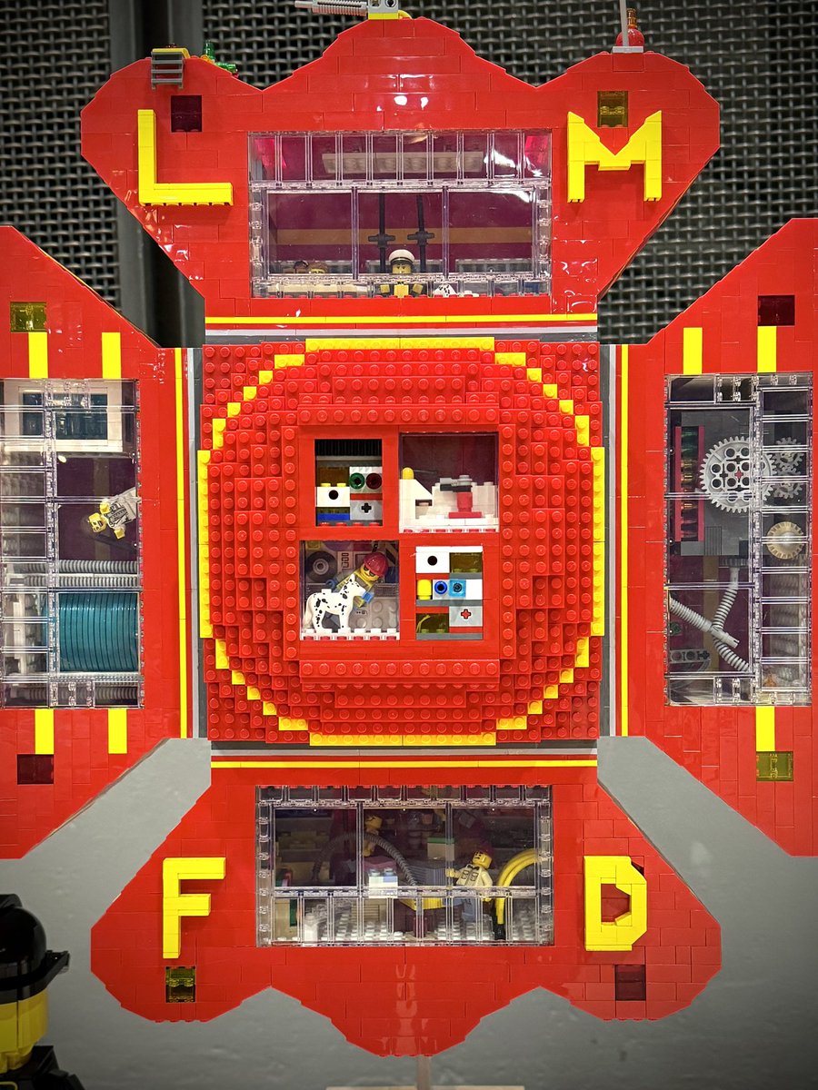 NeedMoBricks's tweet photo. LEGO Masters Fire Department built by Crash &amp; Yoyo, on display in Calgary at Brick Roundup in October 2024.

#NeedMoBricks #LEGO #FireDepartment
#BrickRoundup2024 #BrickRoundup #LEGOMasters #LEGOSpace #AFOLCommunity #AFOL https://t.co/AJcggyzzCQ