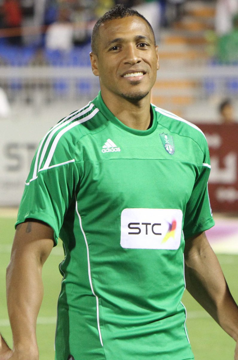 <a href="/eltonarabia77/">🇸🇦Elton Arabia🇧🇷 إلتون خوسيه 🇸🇦</a> فيكتور سيموس يُعد واحدًا من أفضل اللاعبين البرازيليين الذين مروا على تاريخ النادي الأهلي. قدّم الكثير للنادي وساهم بشكل كبير في تحقيق العديد من الإنجازات، تاركًا بصمة لا تُنسى في قلوب الجماهير ..

#التقاء