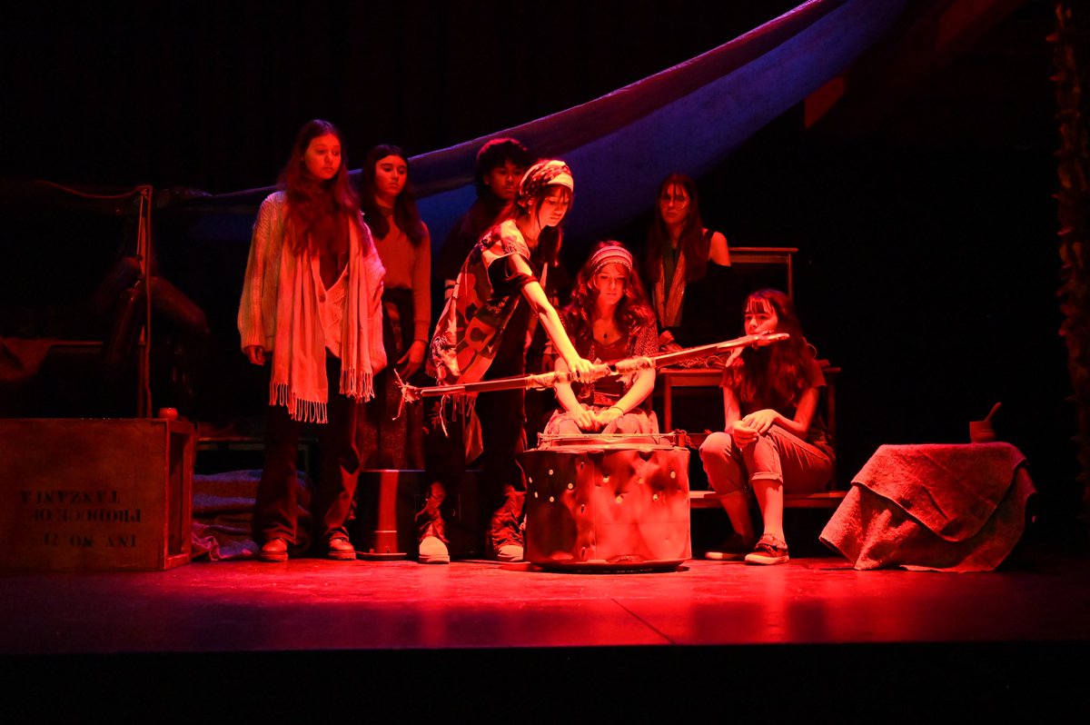 CherwellArts's tweet photo. It’s been a whole week since our Drama department’s production of ‘Paradise’ by Kae Tempest was unbelievable!
The students were brilliant and did an astonishing job of bringing this fantastic play to light 🎉 
Thank you to @thenorthwall for hosting us again!
📸 Matthew Coatsworth https://t.co/xHpBzTfNo7