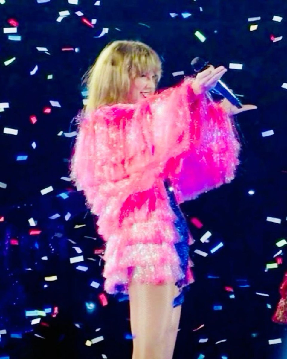 𝒮𝒶𝓇𝒶𝒽 (𝒯𝒶𝓎𝓁𝑜𝓇’𝓈 𝓋𝑒𝓇𝓈𝒾𝑜𝓃) ❤️‍🔥 tweet media