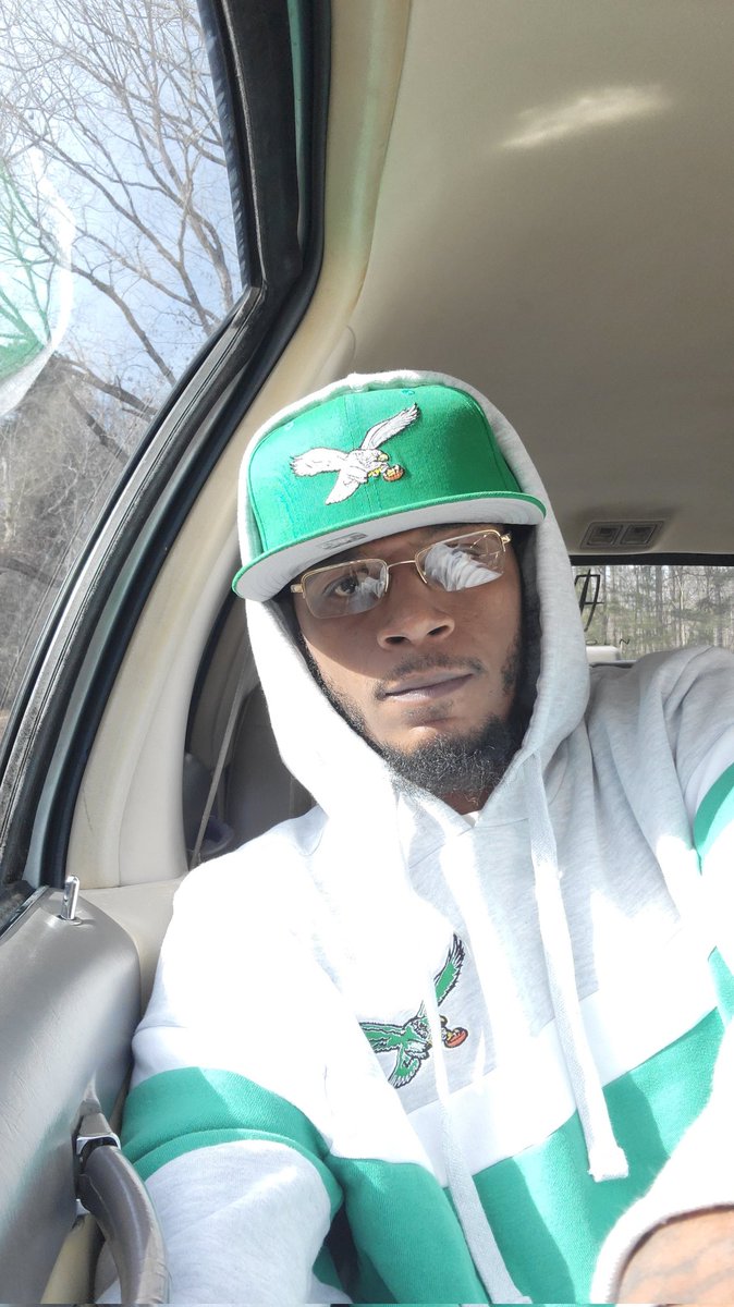 BullzFo6's tweet photo. GO BIRDS!! #Flyeaglesfly https://t.co/cIfnMlyYP5