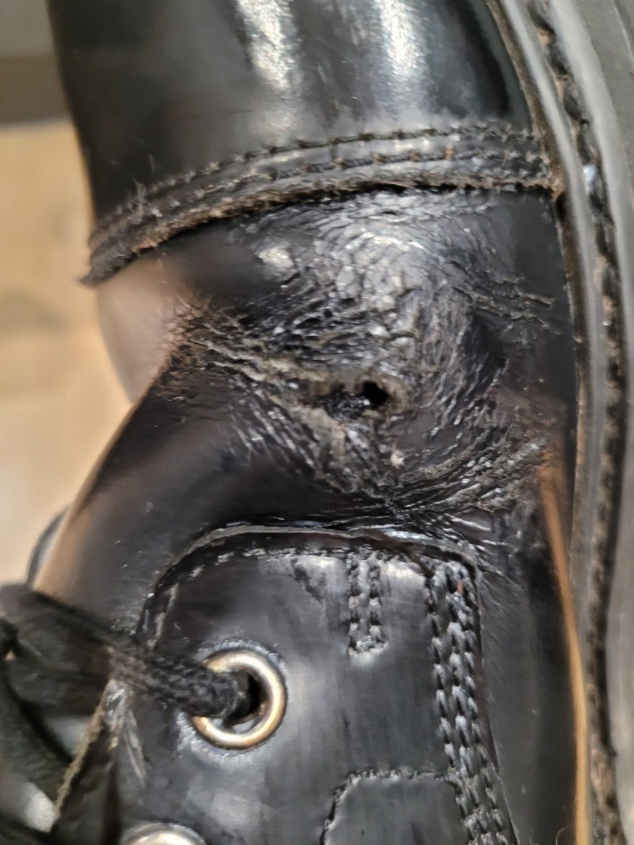 FranSmith22's tweet photo. Hole in my 10 year old daughters leather boots, expect them to last longer than 5 months. https://t.co/fLTAPMgNSe