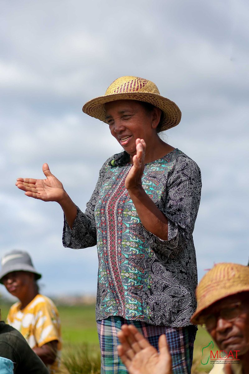 Les deux grands volets des actions du MDAT dans la gestion de l’eau et des plaines d’Antananarivo :

1.Les interventions visibles et immédiates réalisées à travers des entités opérationnelles comme l’APIPA, qui s’occupent des actions d’urgence sur le terrain en cas de sinistre :