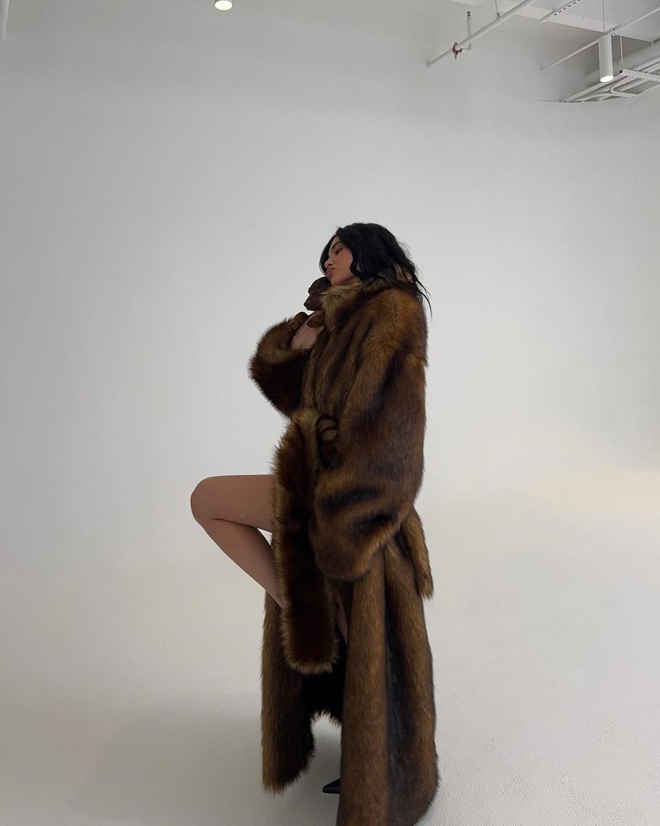 Kylie Jenner tweet media