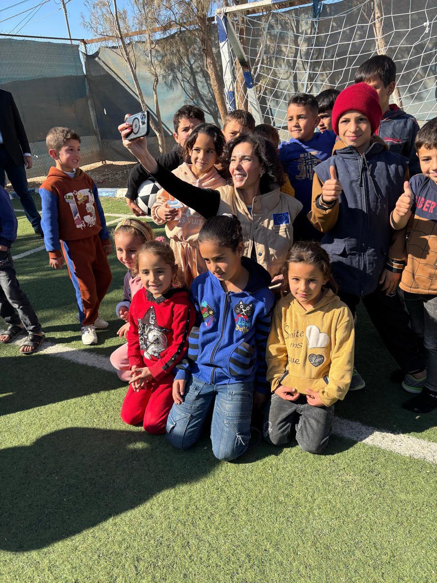 Lora Borissova tweet media