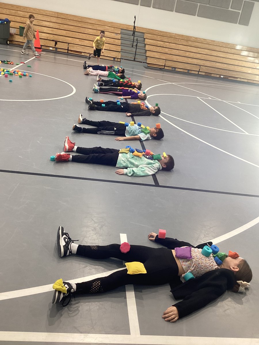 More pictures from the end result of our fruit loop sculpture activity. 😋😁