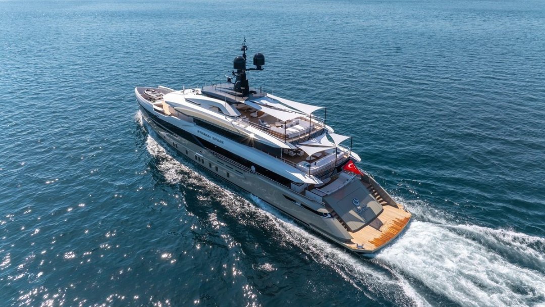 SimplySelectSea's tweet photo. Elegance meets innovation. 🌟

The 49.95m Eternal Spark by Bilgin Yachts offers 6 cabins, a beach club, jacuzzi, &amp; underwater lights for magical nights at sea.

📧 charter@simplyselectyachts.com | ☎️ +1-212-888-8841
#LuxuryYacht #SuperyachtLife #MediterraneanEscape https://t.co/SJsykv9g5m